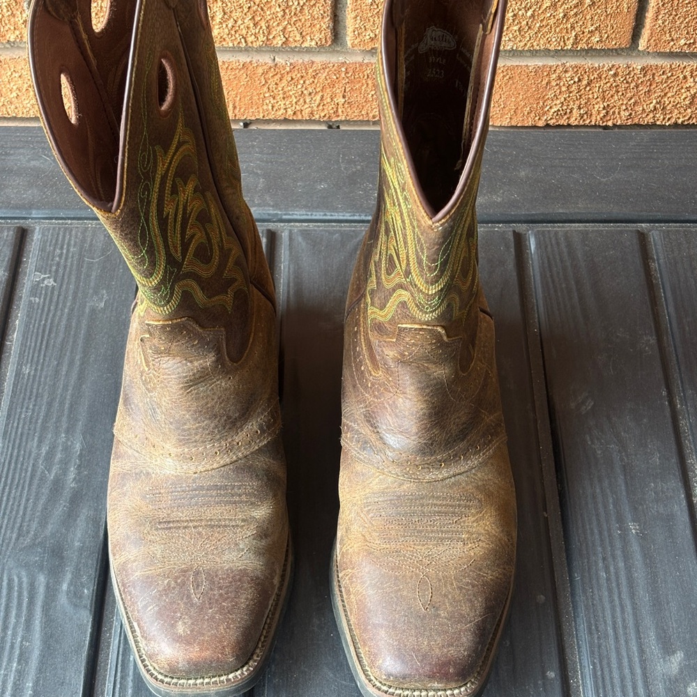 Justin renegade men’s dark brown rawhide style wide square toe boots